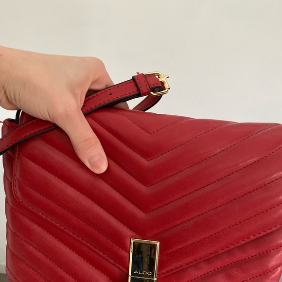 Red bag - Picture 2 of 2